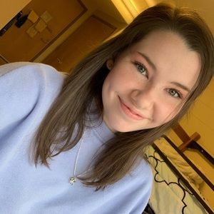 Meet your Posher, Maia